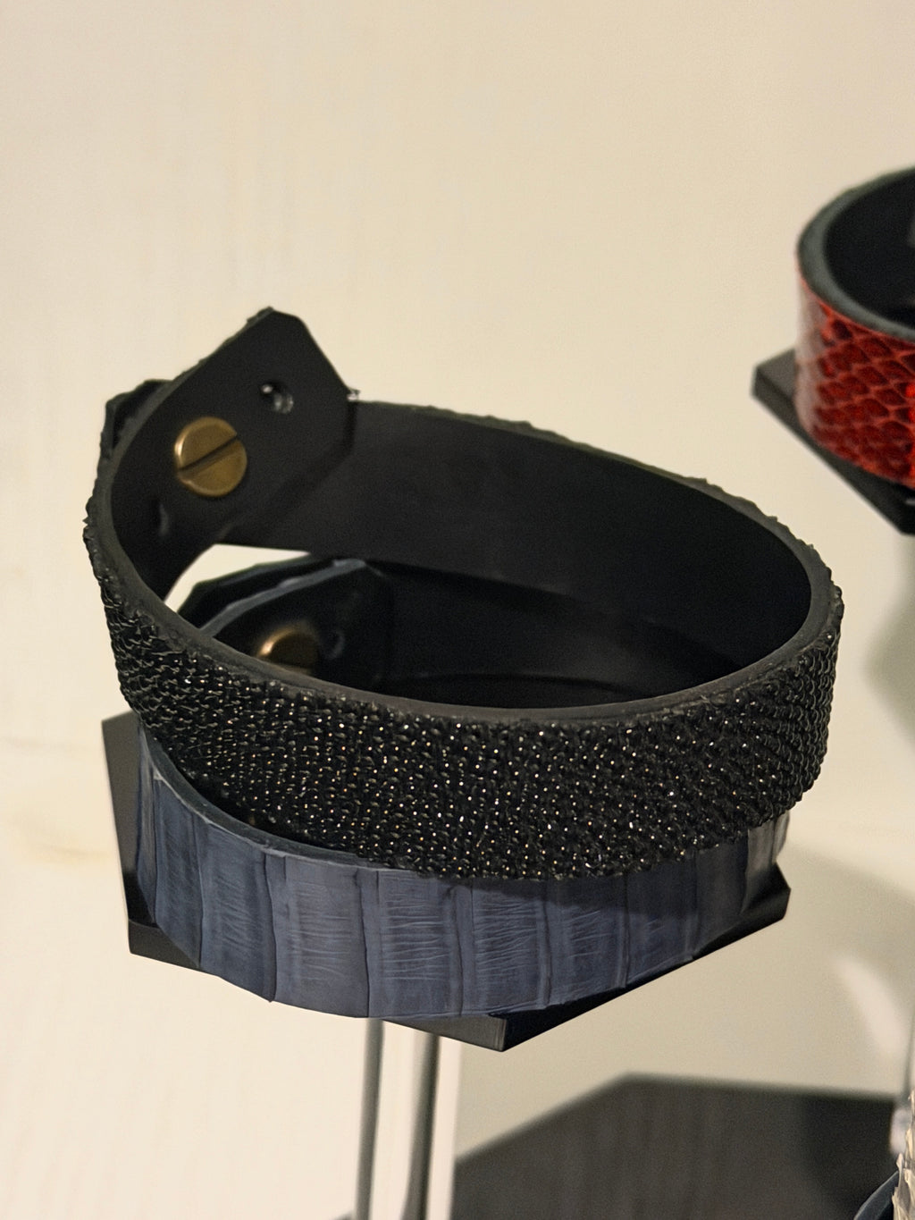UNISEX LEATHER BRACELETS
