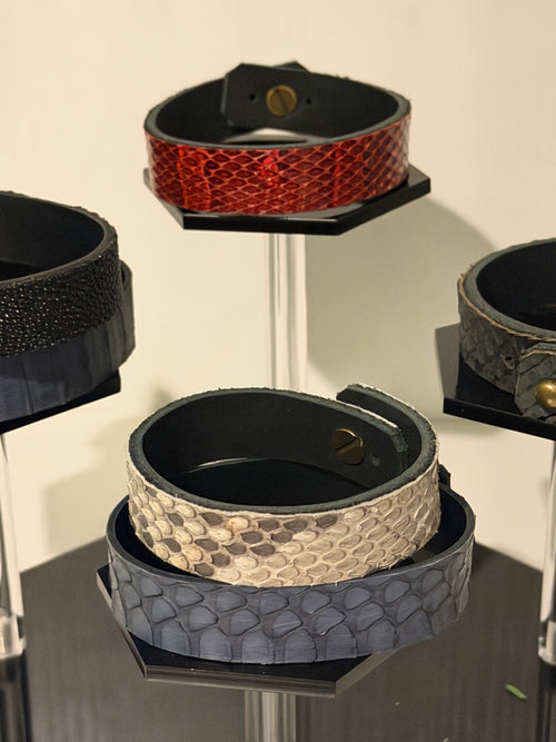 UNISEX LEATHER BRACELETS